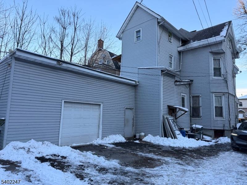 Roseville Ave Newark City New Jersey Multi-Story