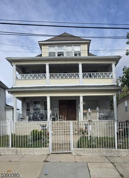 Investor Alert ! Don't miss this incredible opportunity to own a spacious 2 family detached home in the heart of Essex County, situated on a quiet dead end street.