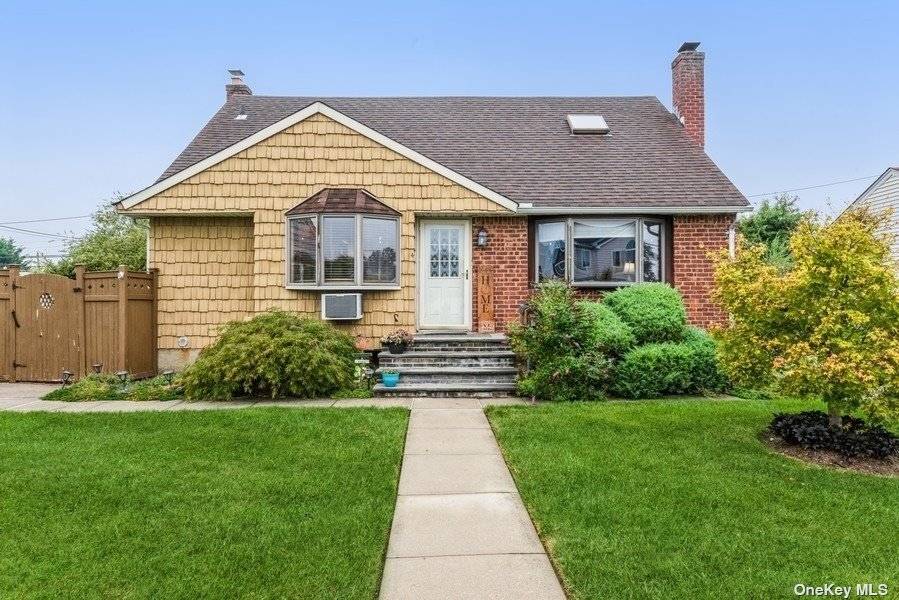 Welcome to 14 Mohawk Drive !