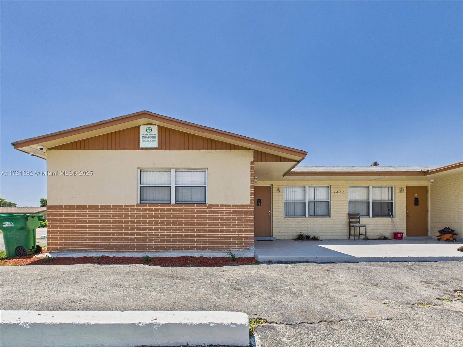 Solid duplex investment in Fort Lauderdale s Roosevelt Gardens neighborhood, just minutes from Dillard High School, Sunrise Blvd, and I 95.