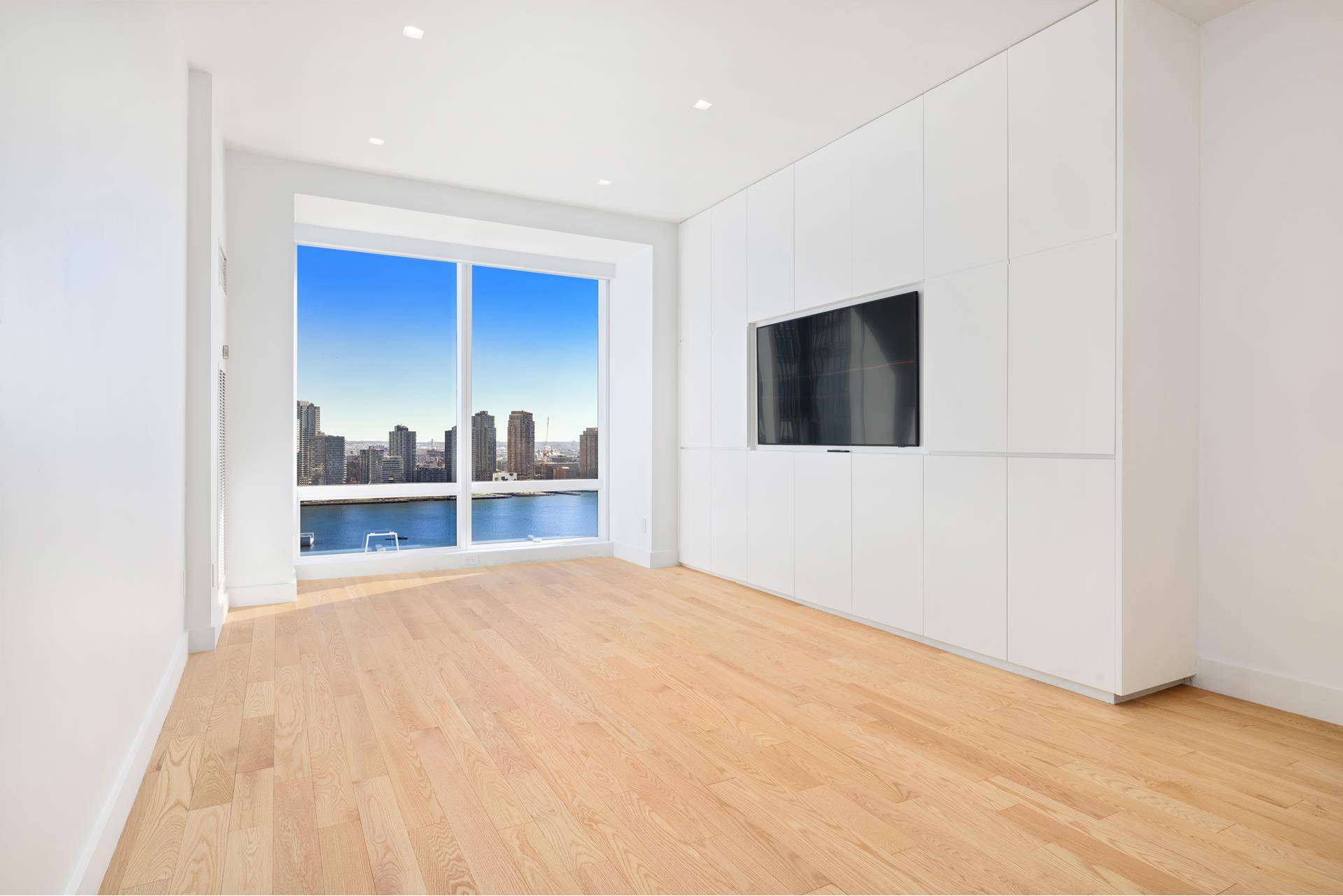 Welcome Home to this luxurious 1 Bedroom, 1.