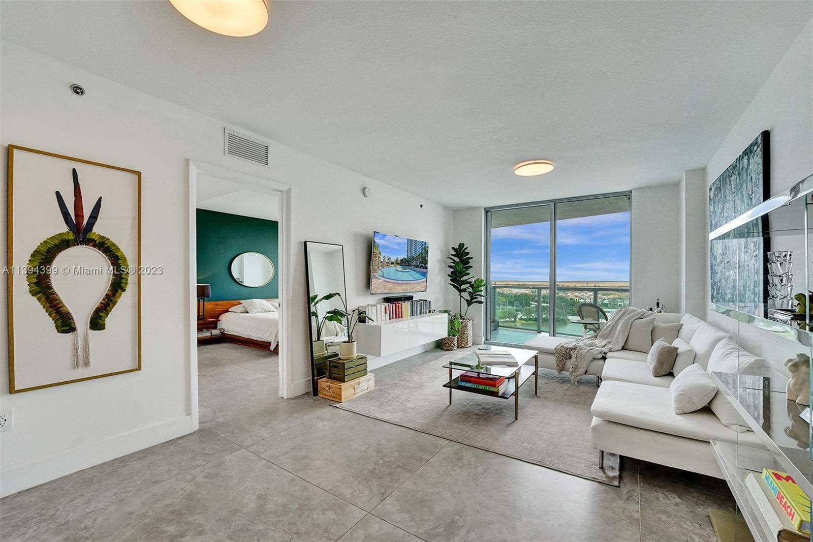 Look no further, the Best Unit Tao Sawgrass on the 16th floor !