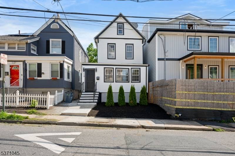 Welcome to this beautifully maintained single family home offering 3 spacious bedrooms and 2 full bathrooms.