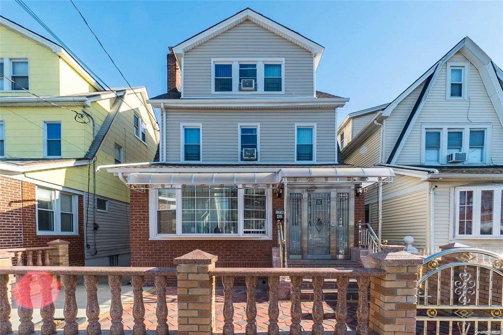 Renovated Huge 1 family, possible to convert as a Mother Daughter with a proper permit.