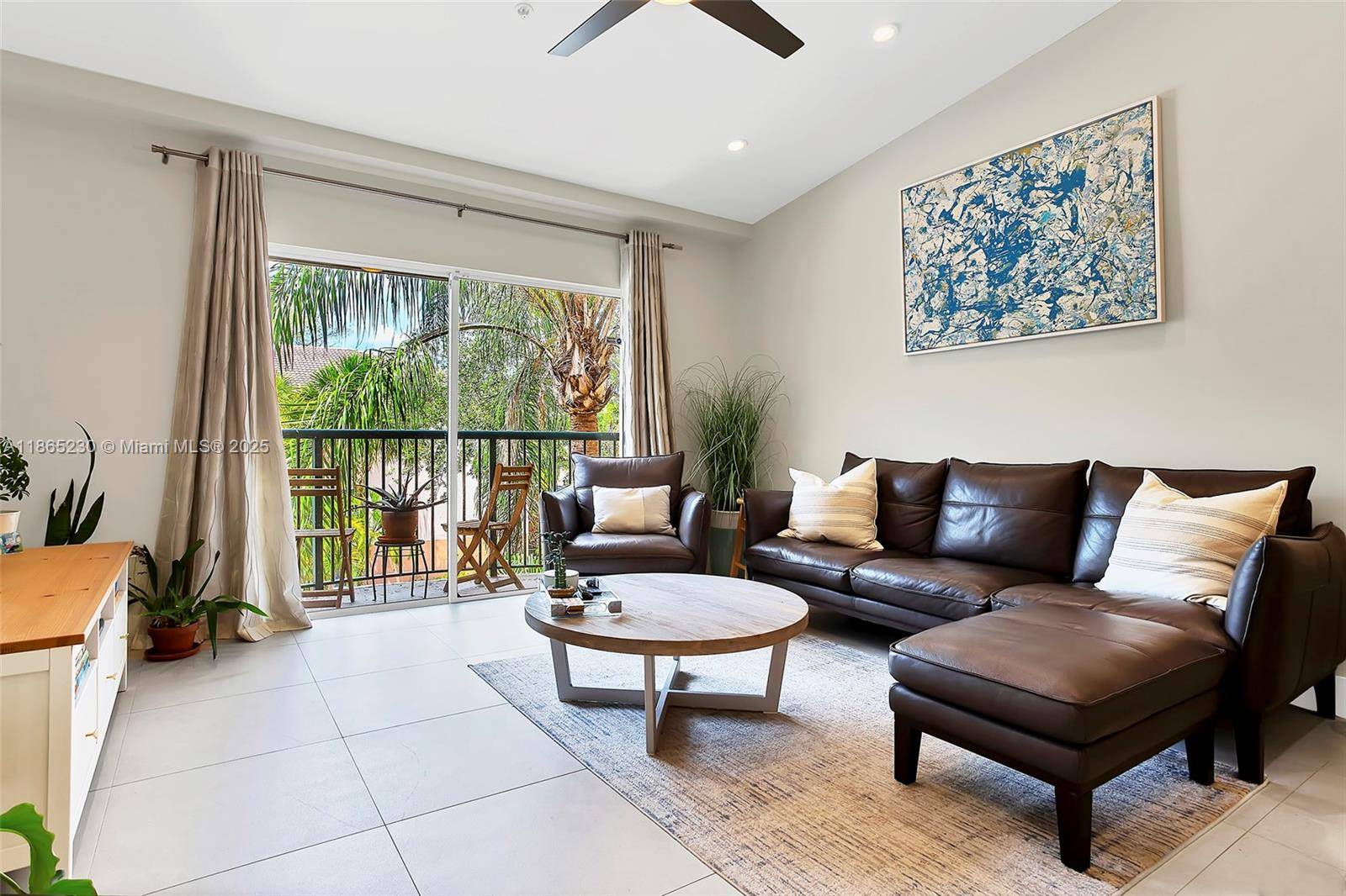 Coastal living in style in this top floor corner unit 2 bdrm 2 bath condo.
