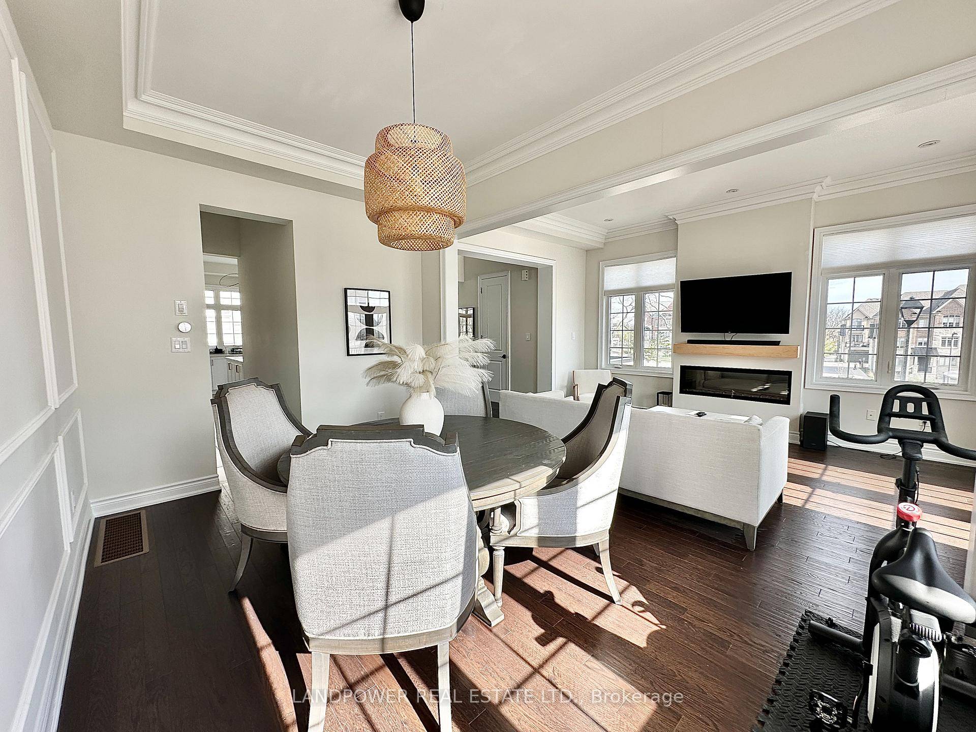 Luxury Double Garage END UNIT Townhome in Prestigious Angus Glen Community Built by Kylemore Homes !