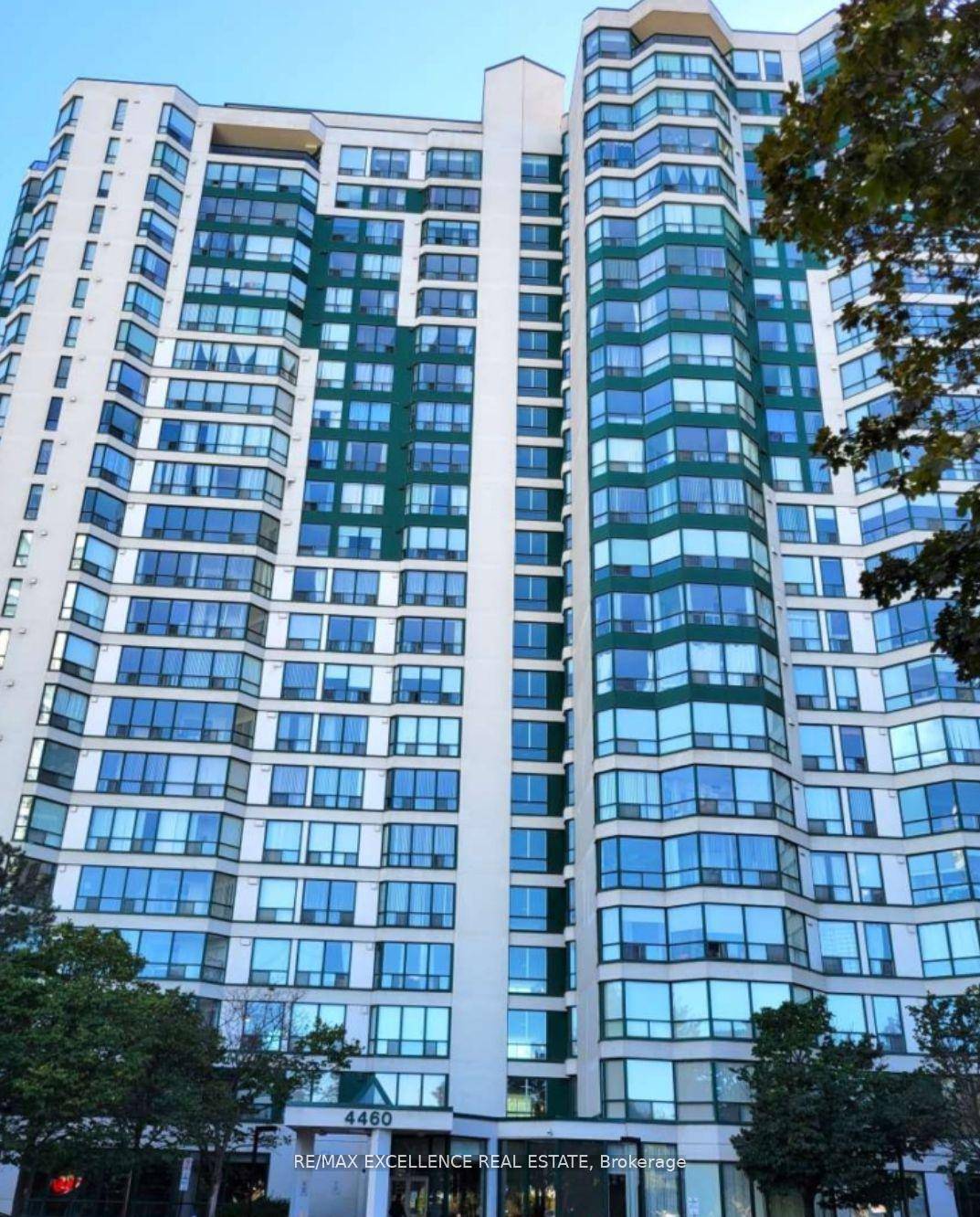 Welcome to this stunning and spacious 2 bedroom den, 2 washroom condo located in the heart of Mississauga !