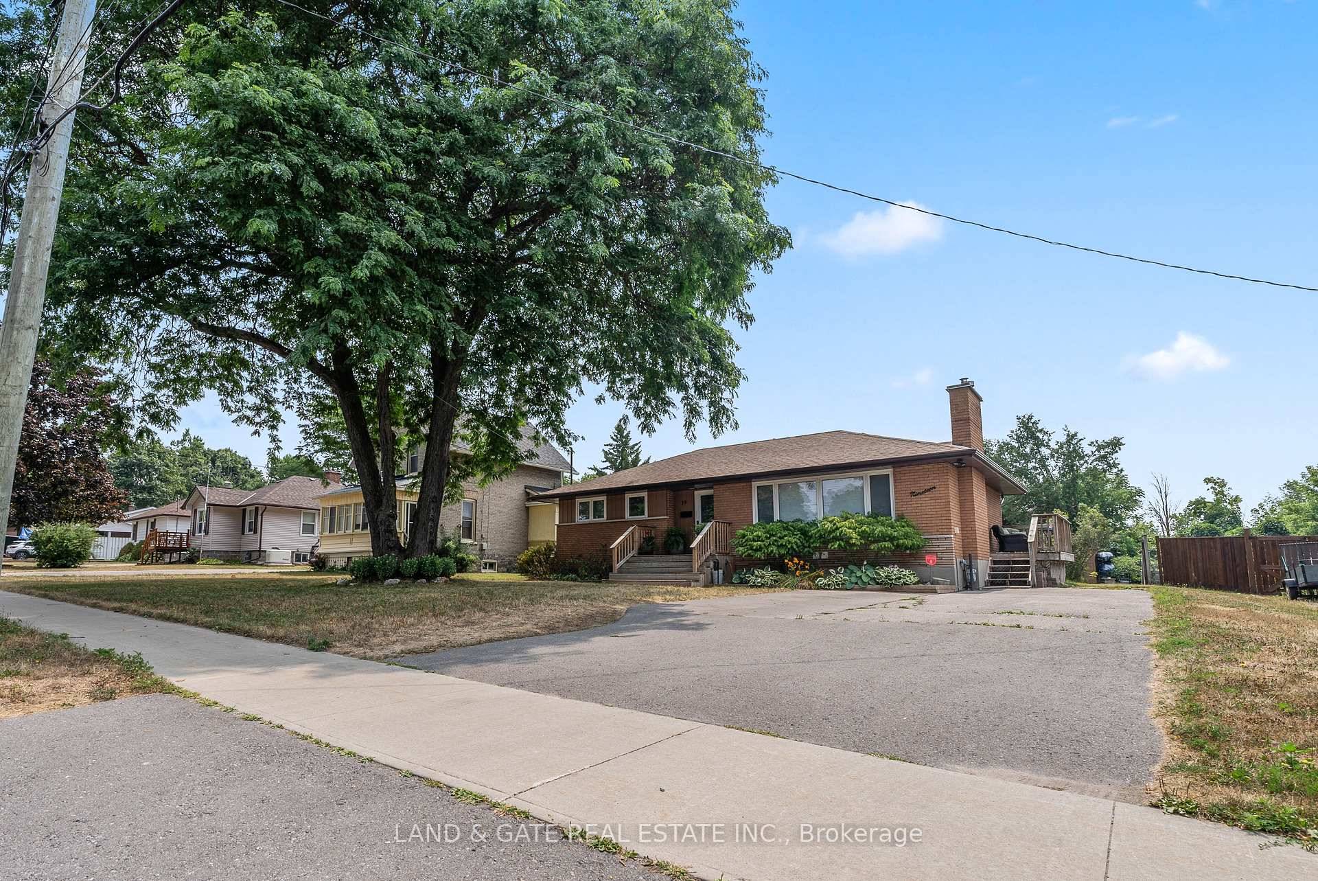Very Bright, Fully Renovated Lower Unit In A Quiet, Desirable, Family Friendly Neighbourhood.