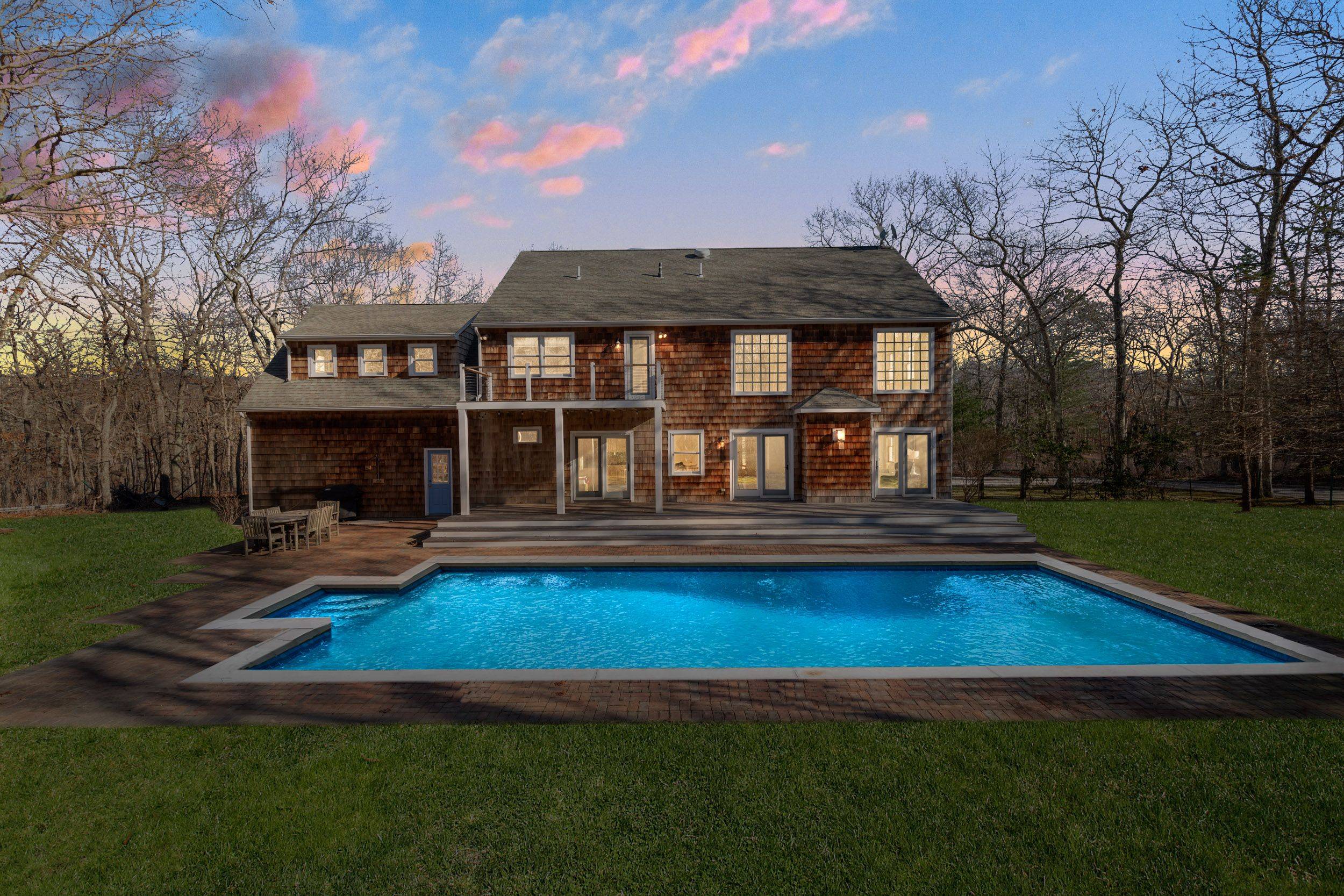 HIDDEN GEM - 4 BEDROOM SOUTHAMPTON HOME - POOL