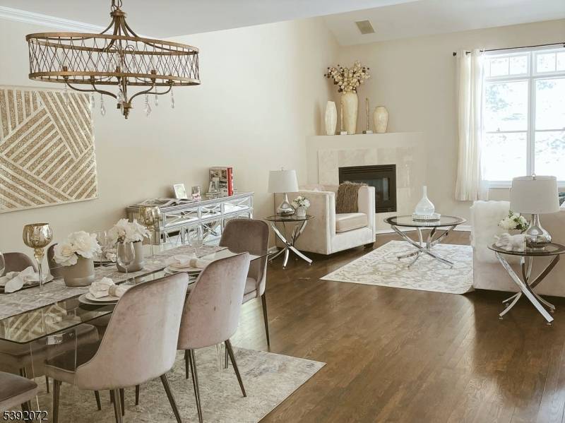 Don't miss this incredible opportunity to live in a gracious and newly updated townhome in the most desirable Brae Loch community.