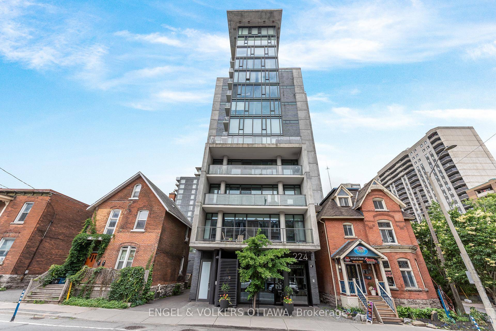 Effortless style and south facing light define this thoughtfully upgraded 1 bedroom den suite in the iconic Gotham buildingan architectural landmark in downtown Ottawa.
