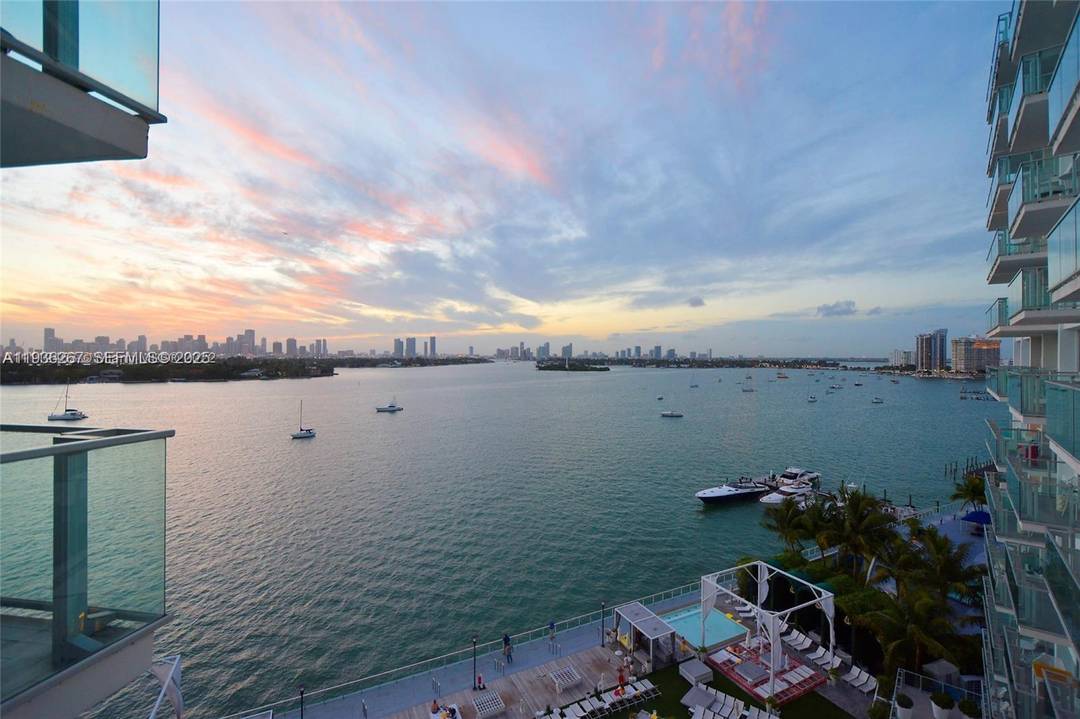 LEGAL SHORT TERM RENTAL IN MIAMI BEACH LARGE 1 1 FULL BAY VIEW HIGH FLOOR.