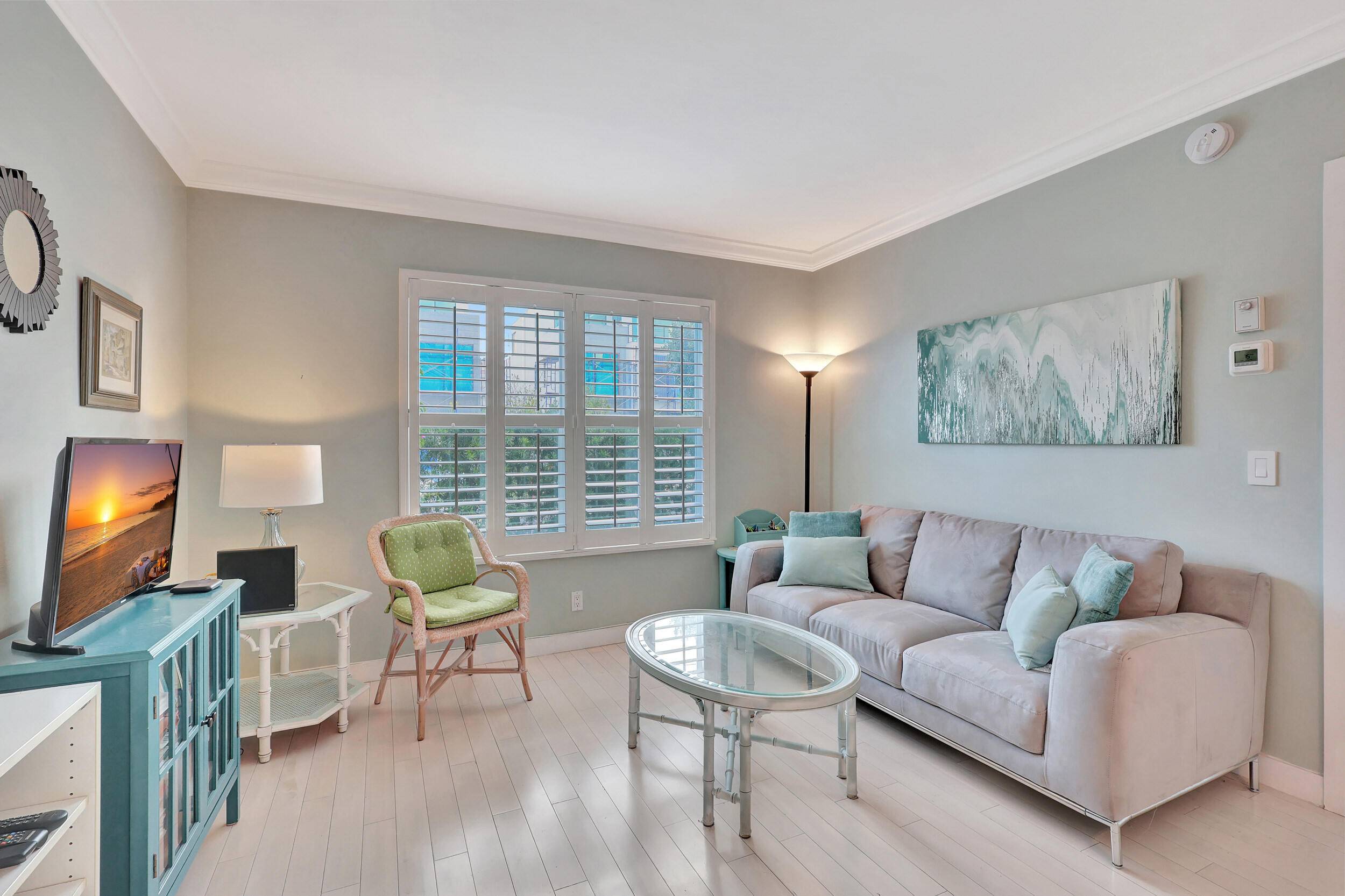 Charming and bright Your private niche of beautiful Delray Beach.