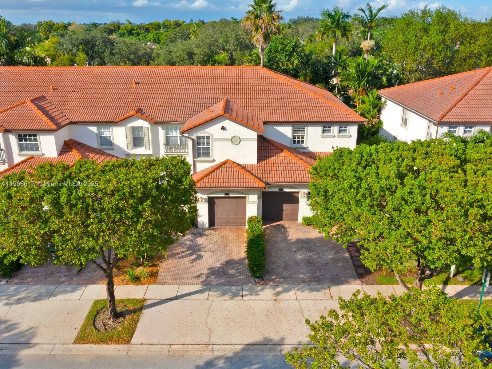 UNIQUE OPPORTUNITY !... in the sought after gated community of Darlington Park in Cooper City Nearly 2, 000 sq ft 3bed 2.