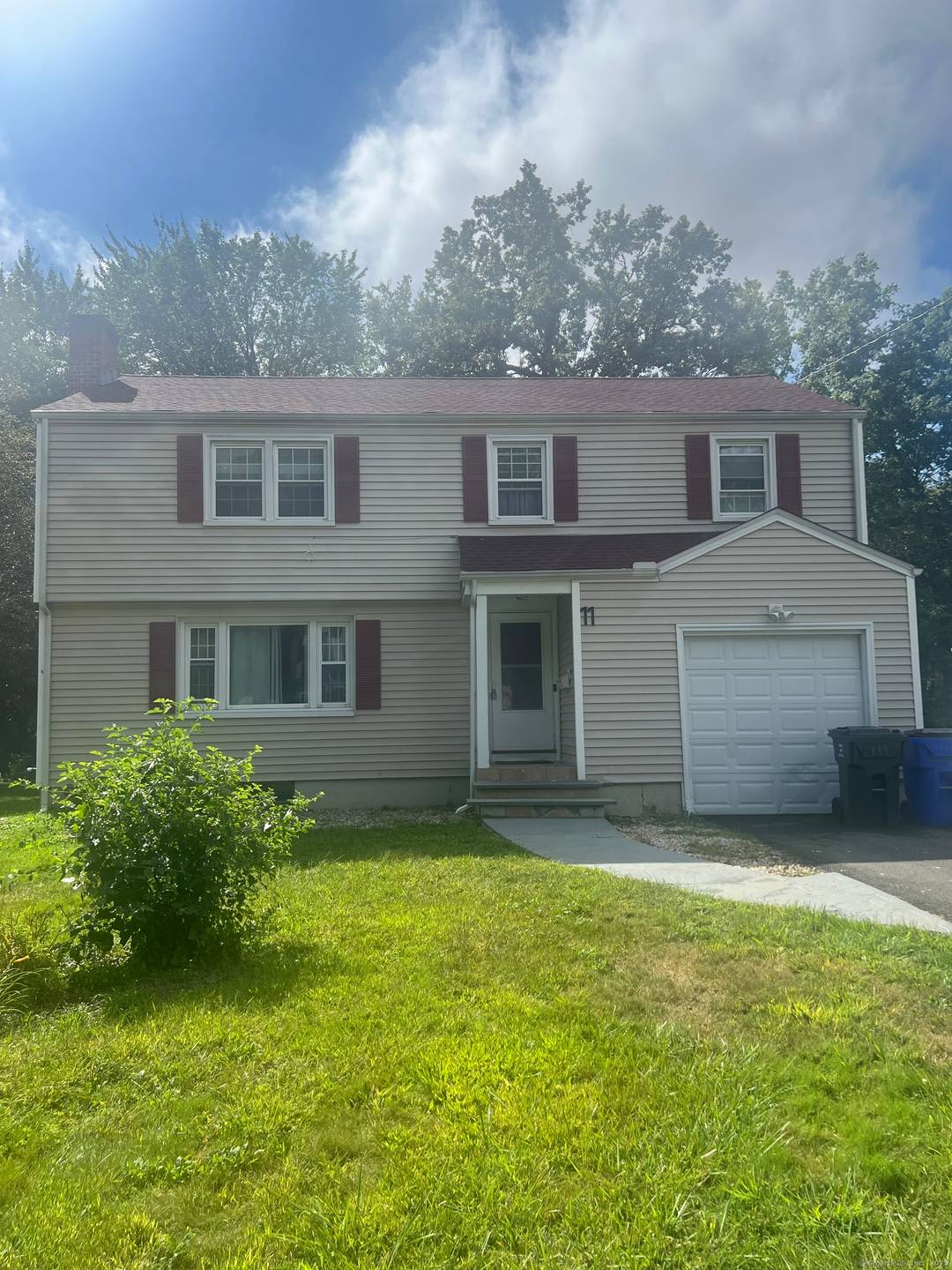Beatifully updated 3BR 2BA Colonial on a quiet, tree lined street in one of West Hartford's most desirable neighborhoods.