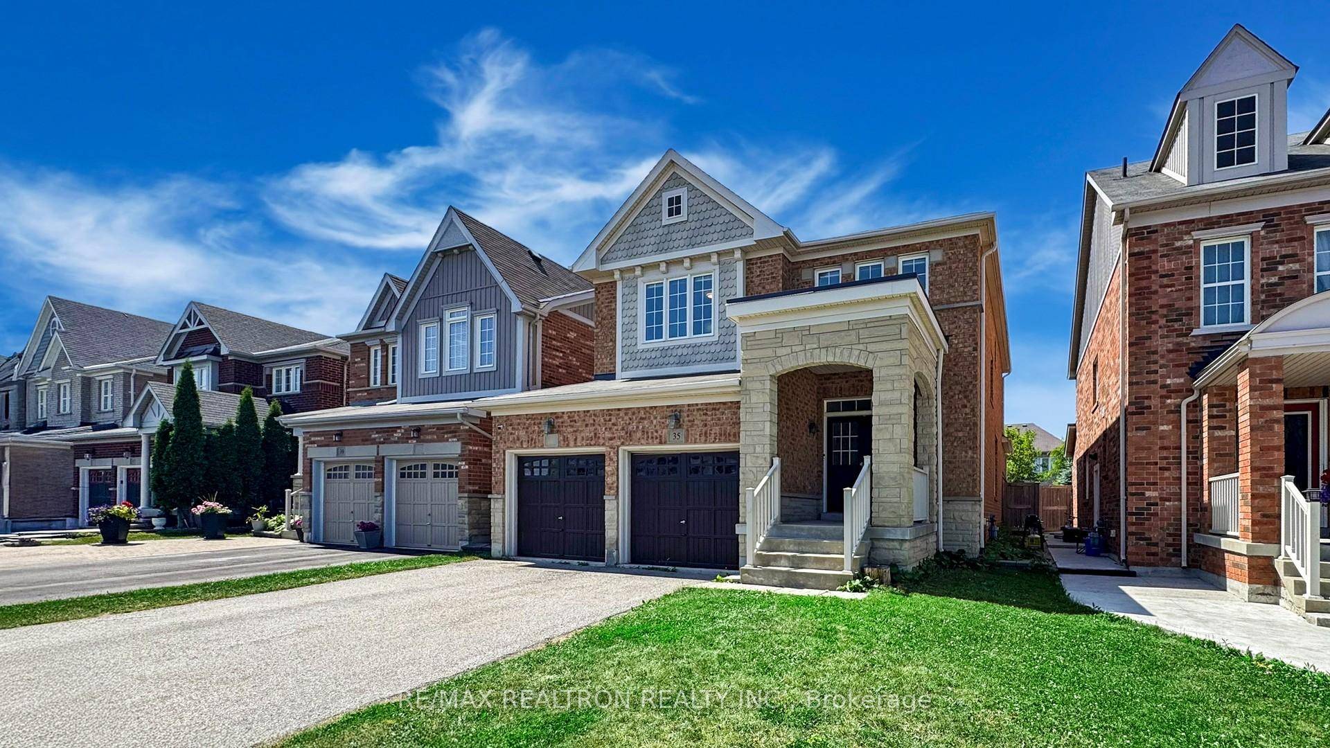 Experience living in this beautifully designed detached home, featuring 4 bedrooms and 4 bathrooms, this home seamlessly blends contemporary design with practical living, ideal for families seeking comfort, style, and ...