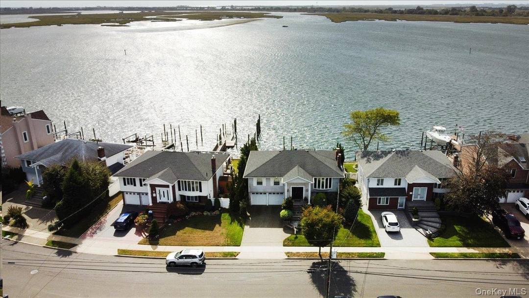 Water abounds in this exceptional waterfront home offering not just a view but sweeping unobstructed panoramic water views you ve been dreaming of.