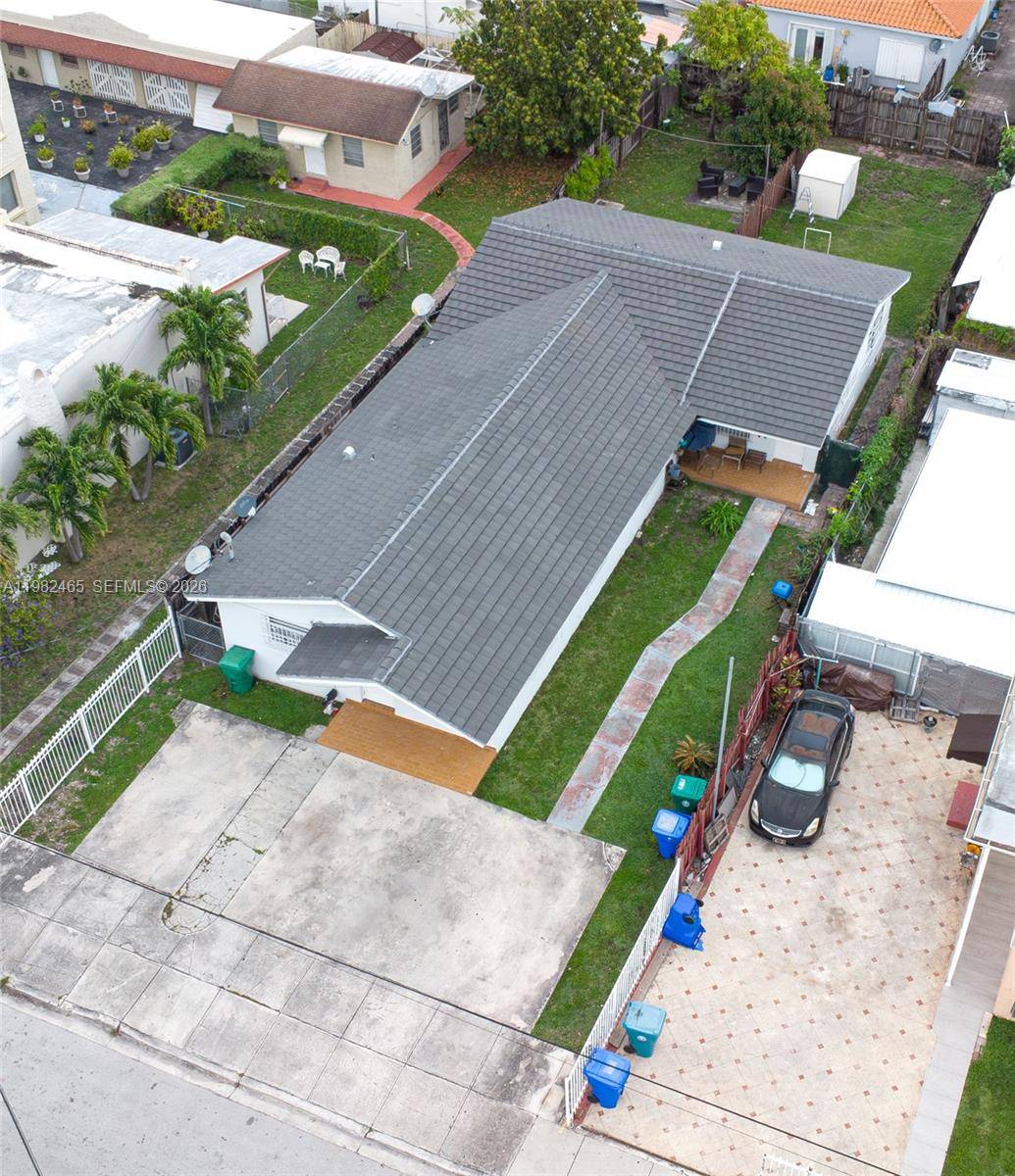 Investor s dream in a prime Miami location close to the Marlin's Stadium, downtown Miami, Brickell, major highways, shopping, and more.