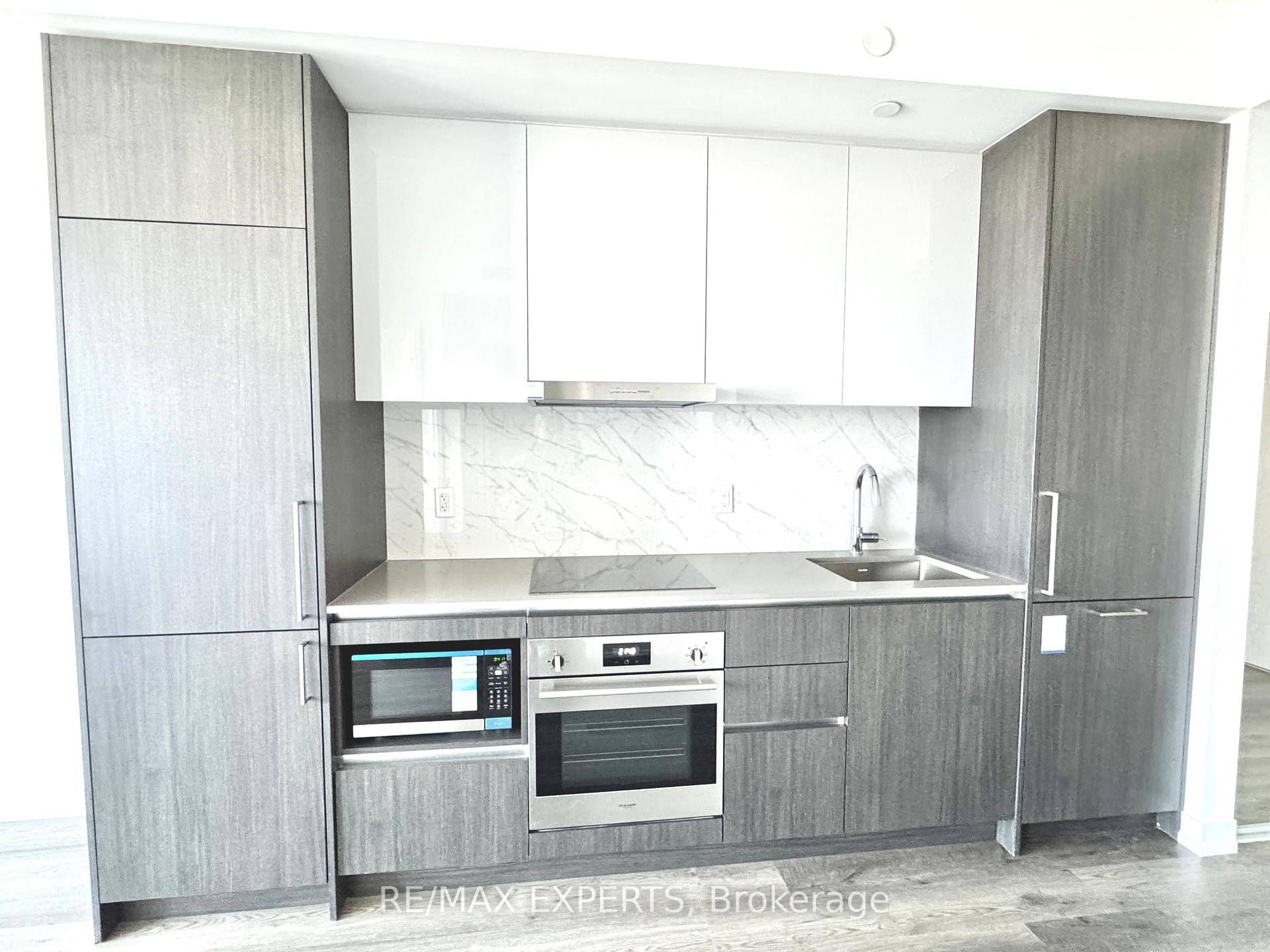 Gorgeous Luxury Festival Condo in the heart of Vaughan Downtown.