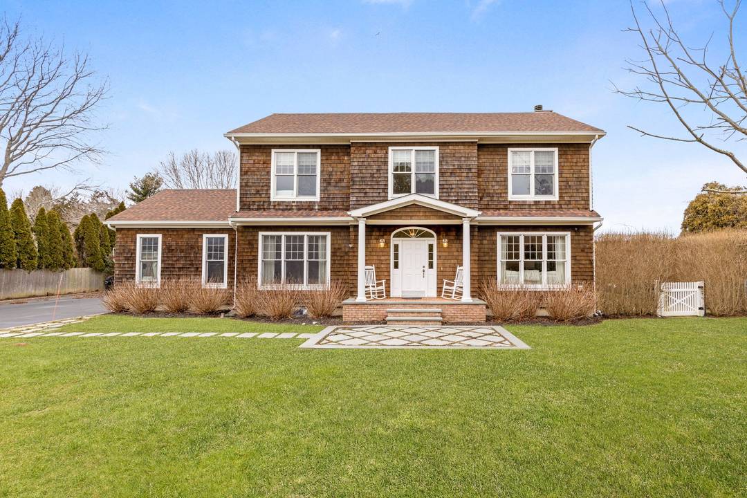 Southampton Village Five Bedroom With Pool