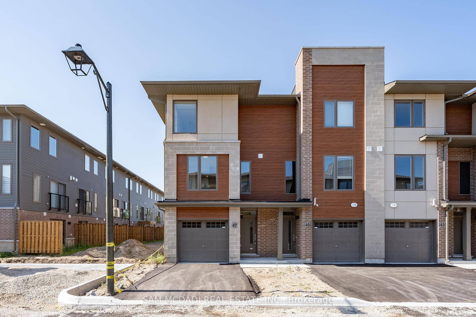 Welcome to your brand new Collingwood oasis within minutes from Blue Mountain Ski Resort, walking trails, golf clubs, restaurants, downtown Collingwood and more.