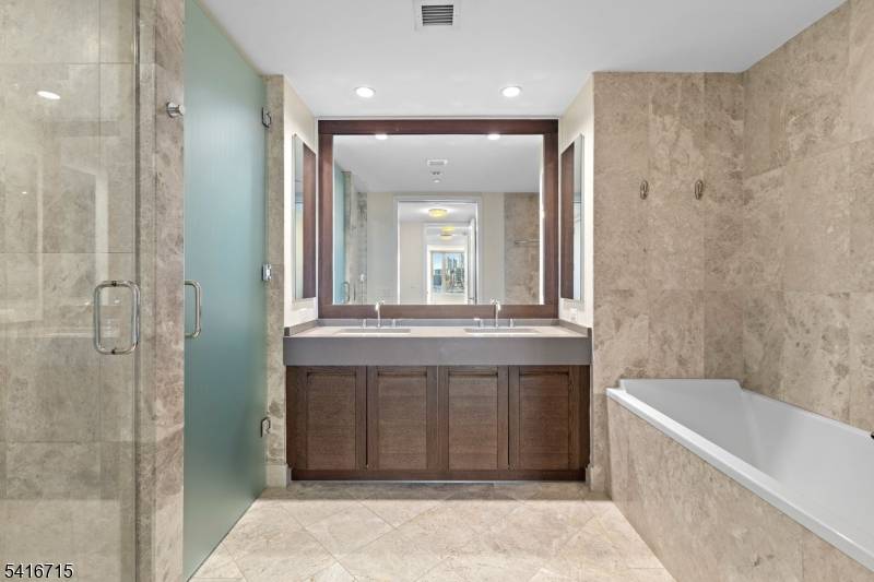 Rarely available 1, 979 sq.