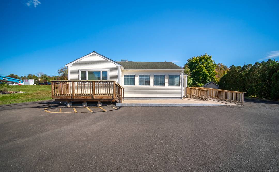 Prime Commercial Property for Sale 110 Coe Ave, Middletown, CT Discover an exceptional investment opportunity with this versatile commercial property.