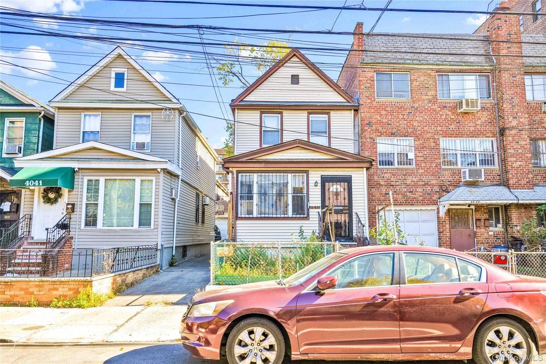 Welcome to 40 43 73rd Street, a charming detached single family home perfectly situated on the border of Maspeth and Woodside.
