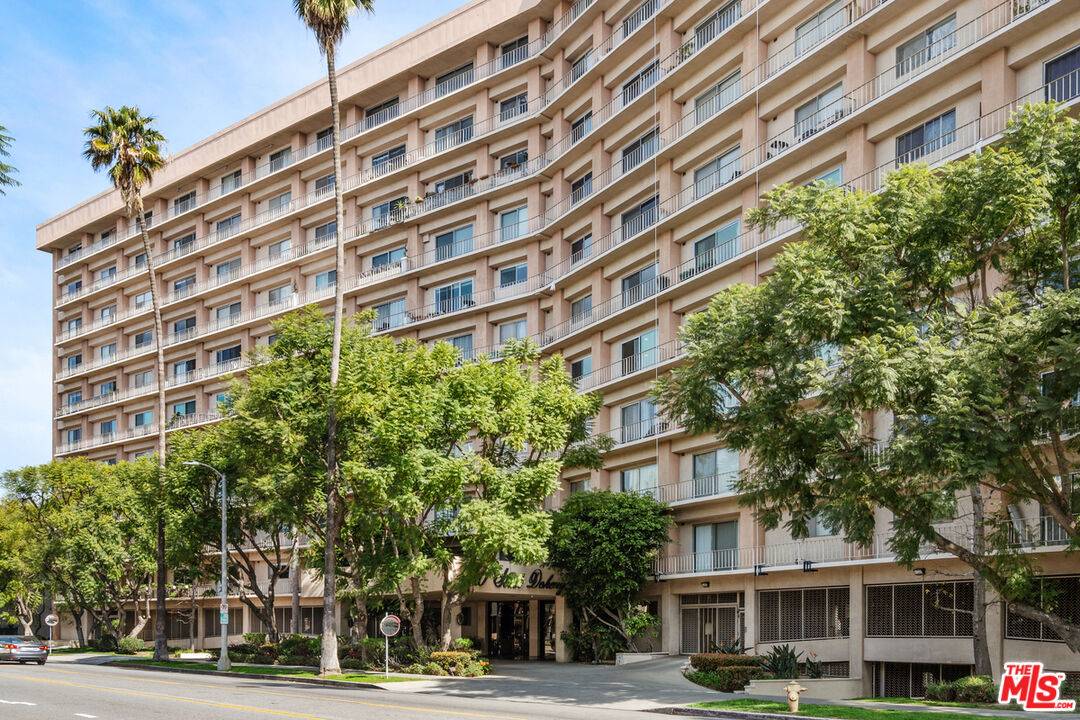 100 S Doheny Dr 1BR Beverly Grove La