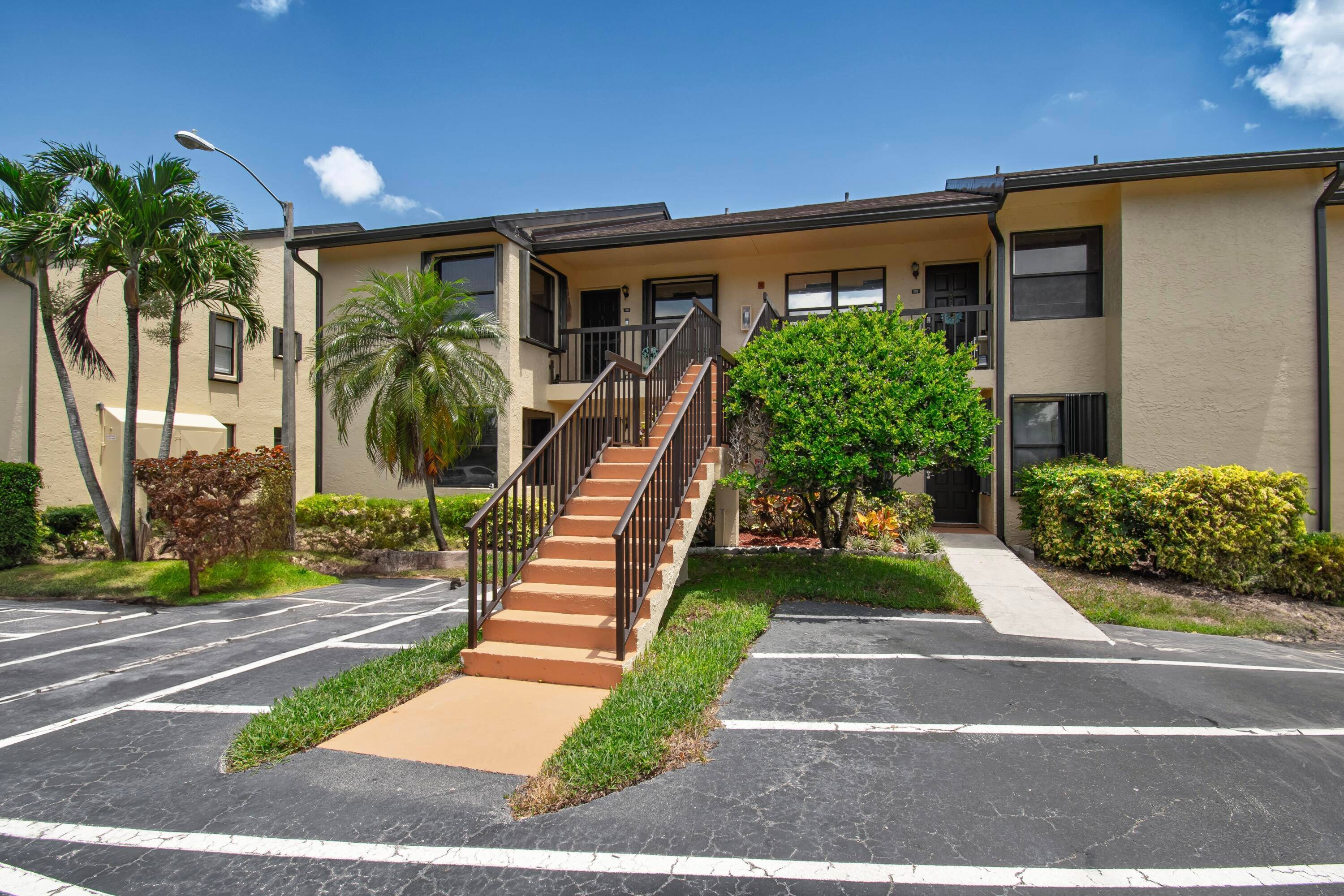 Updated 2 bed 2 bath plus bonus Florida room with closet.