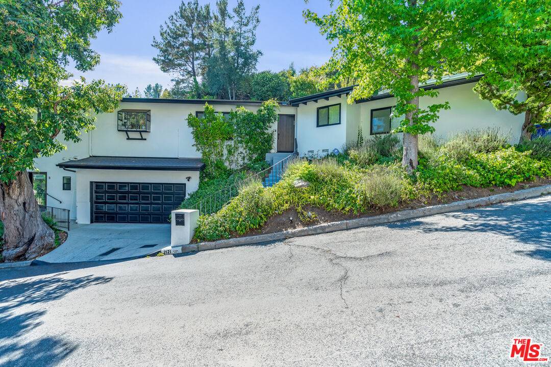 2121 El Roble Ln 2BR Beverly Hills Post Office | B.H.P.O. La