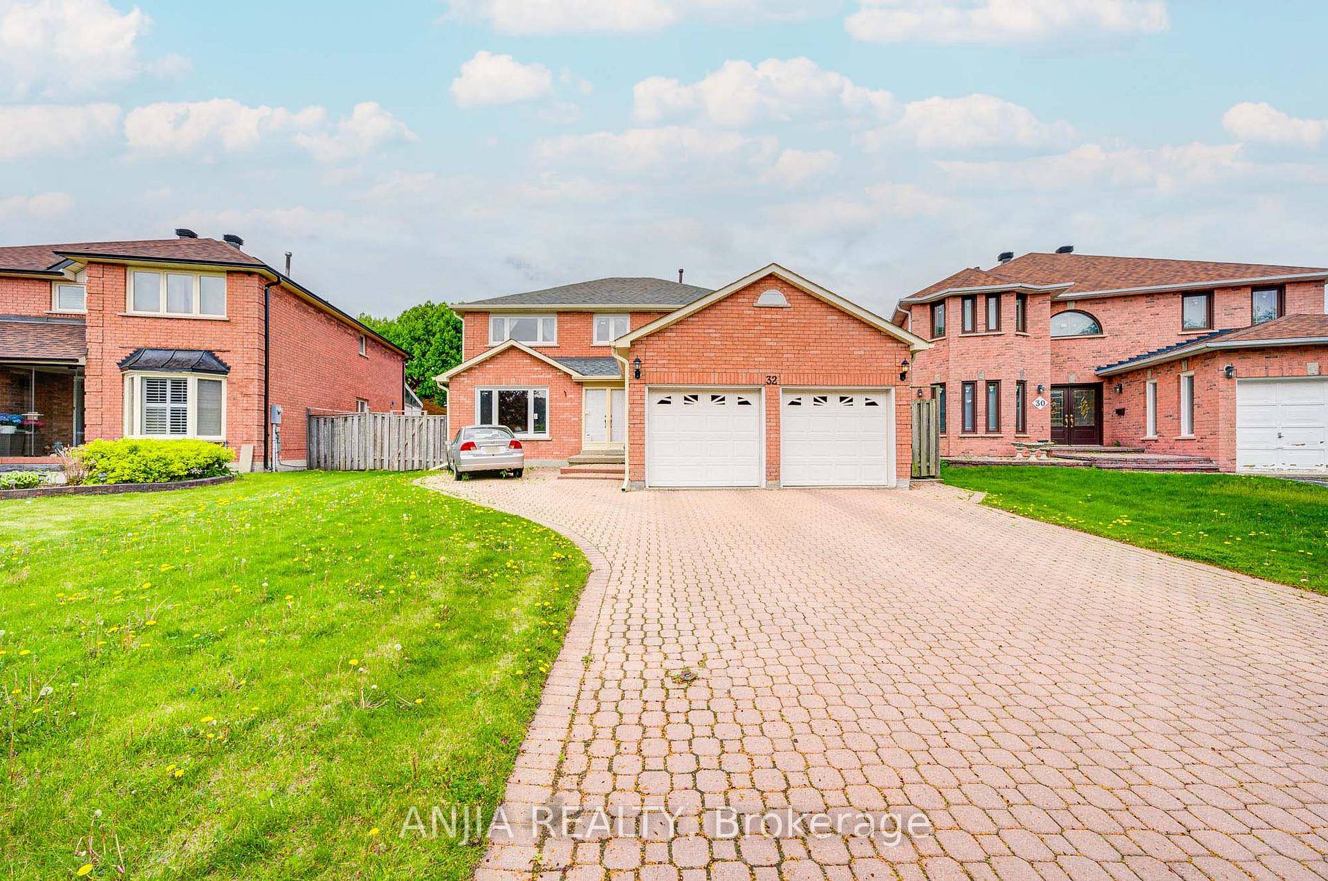Located on a spacious premium lot in the sought after community of Milliken Mills East.