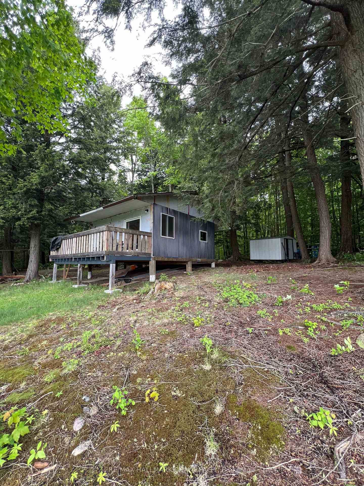NEARLY 28 ACRES OF PEACEFUL, OFF GRID WILDERNESS JUST MINUTES FROM SUNDRIDGE !