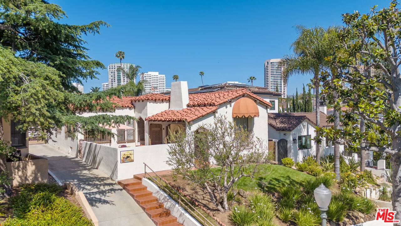 1511 Pandora Ave 3BR Westwood La