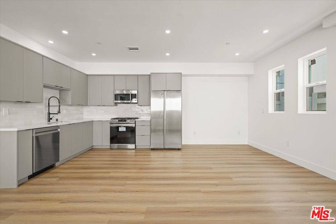 910 N Hudson Ave 4BR Hancock Park La