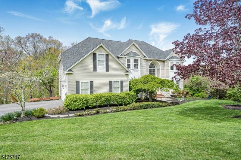 Beautifully maintained and ideally positioned, this home offers space, light, and flexibility in a setting that feels both private and connected.