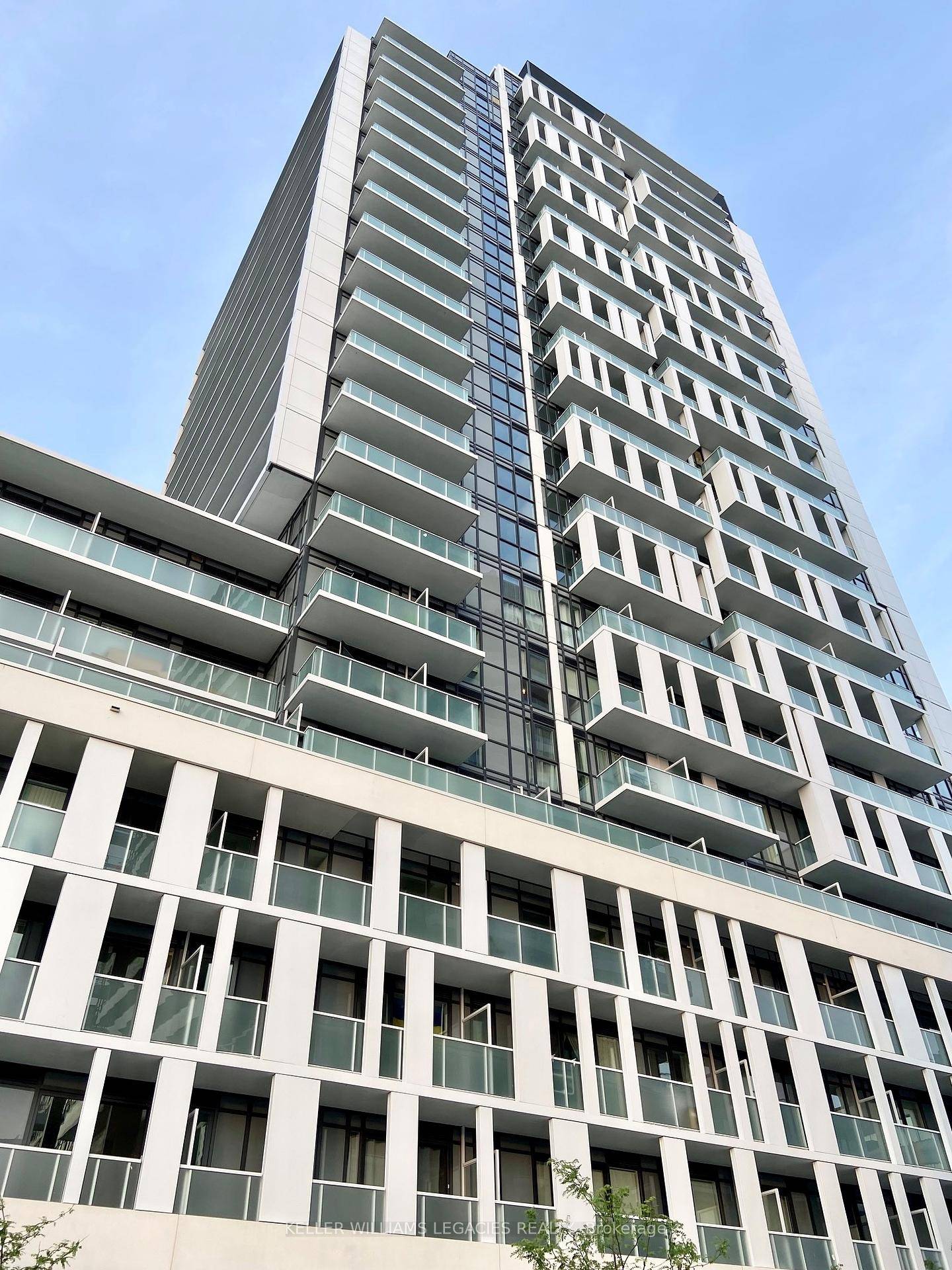 Modern 1 Bedroom Condo with Stunning Views.