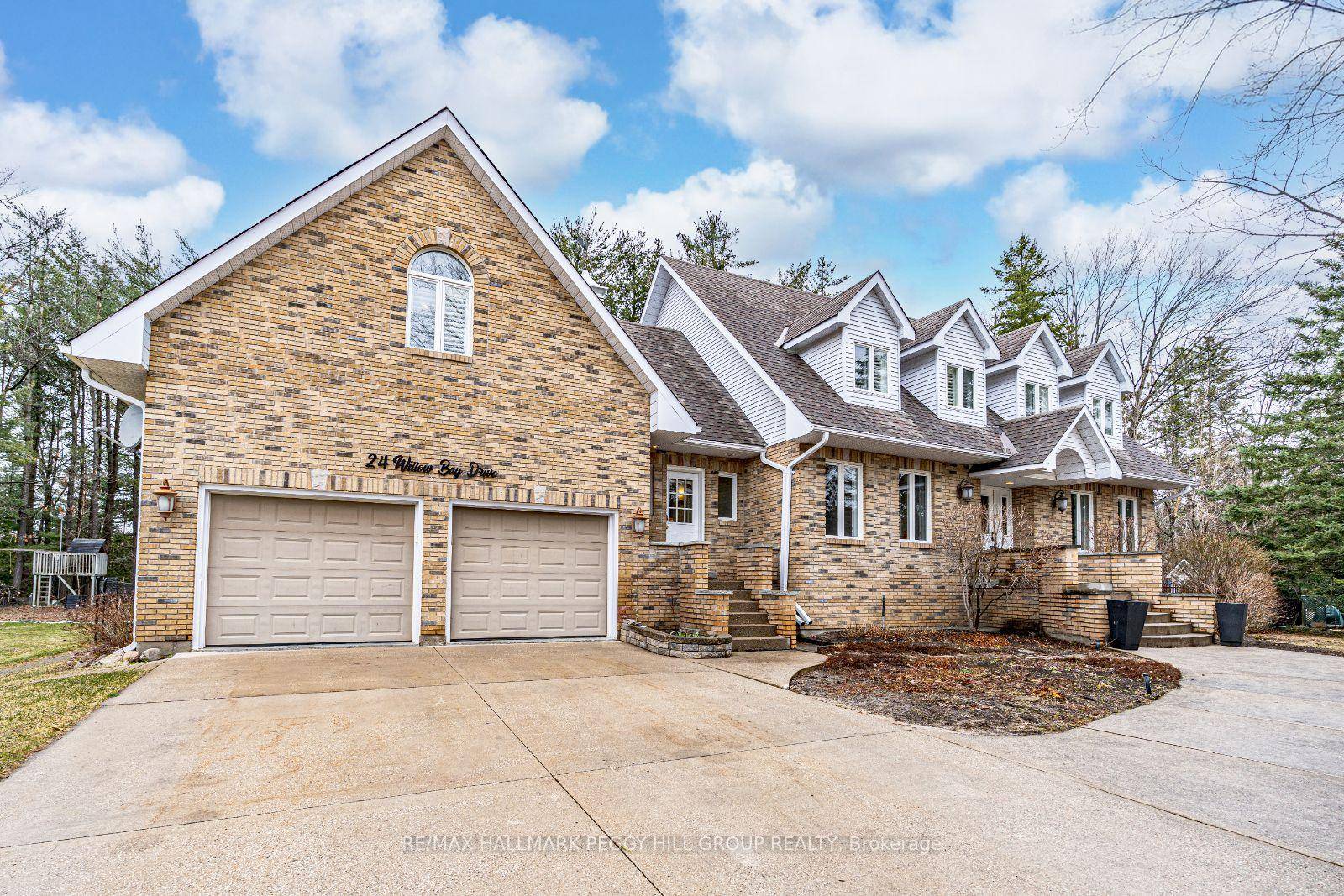 SPACIOUS FAMILY HOME SET ON PRIVATE CUL DE SAC WITH AN INGROUND POOL !