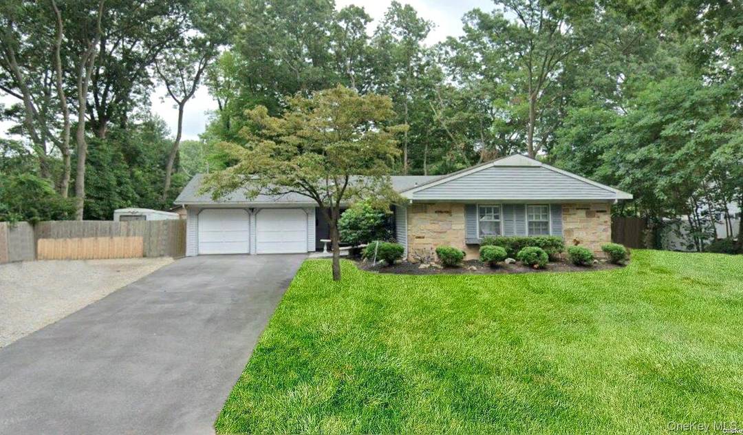 Welcome home to this Buckingham Ranch located in the desirable Stony Brook S Section.