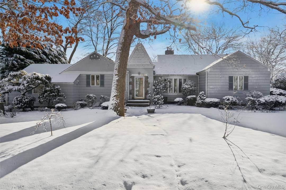 Well maintained home located in the Village of East Hills.