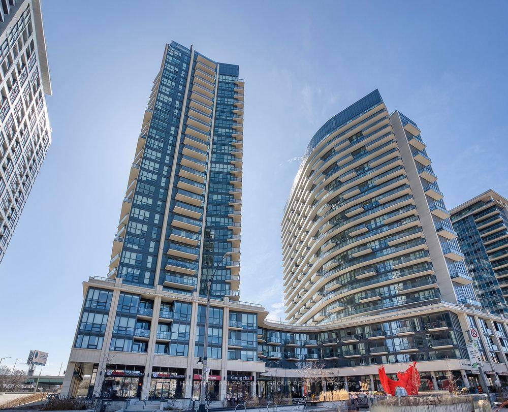 The best priced 2 Den corner suite in Liberty Central by the Lake II, located in the heart of Torontos dynamic Liberty Village.