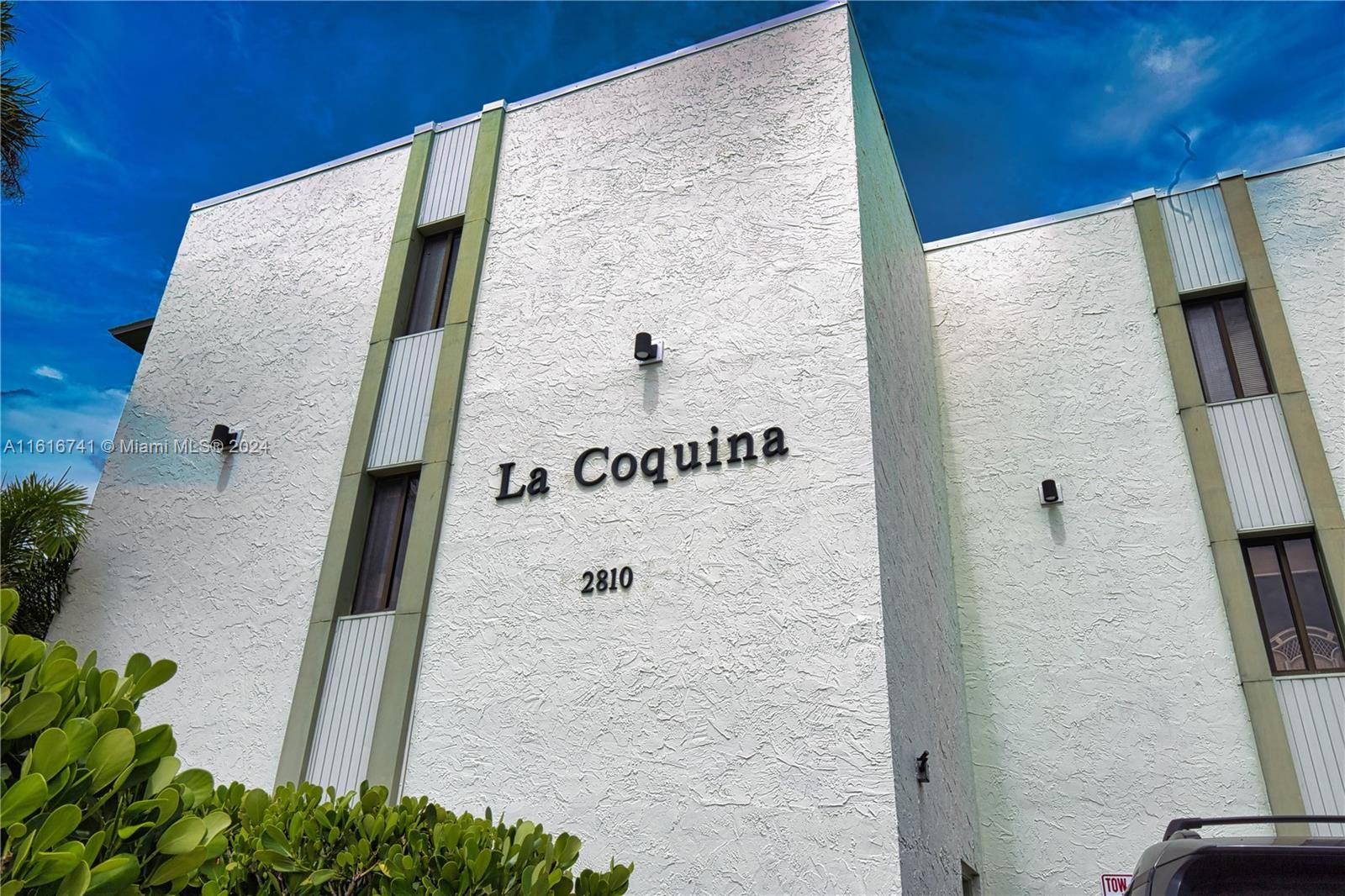 If you're looking for the perfect place to call home in Englewood, this stuning 2 2 unit might just be it !
