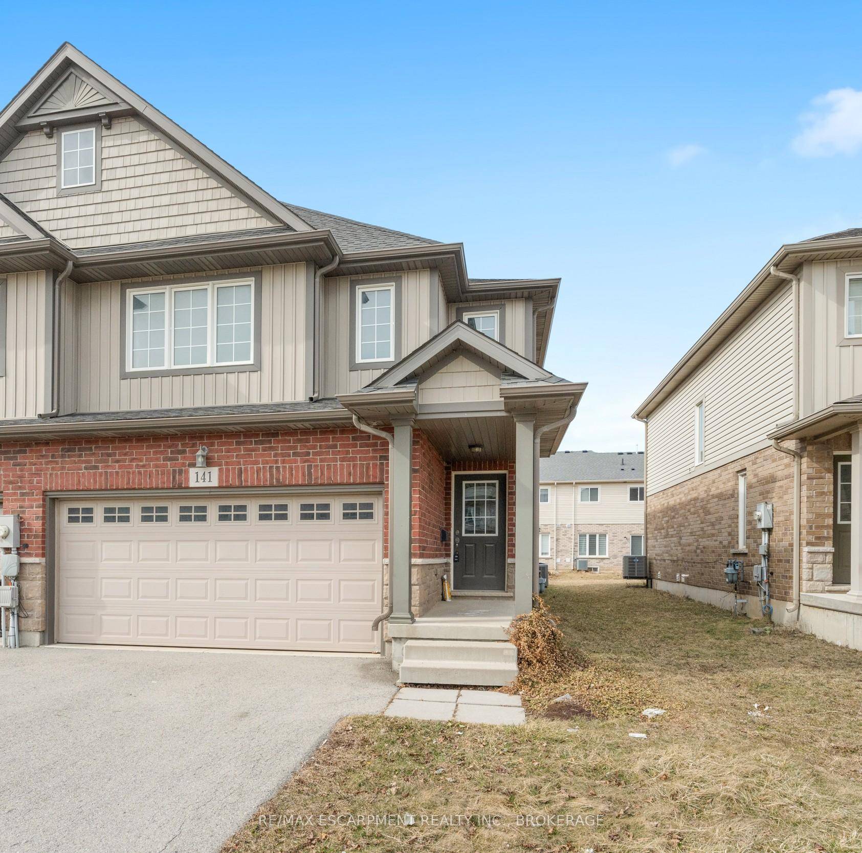 This newly completed 2 story townhouse offers 1615 sqft of beautifully designed living space and is perfect for modern family living.