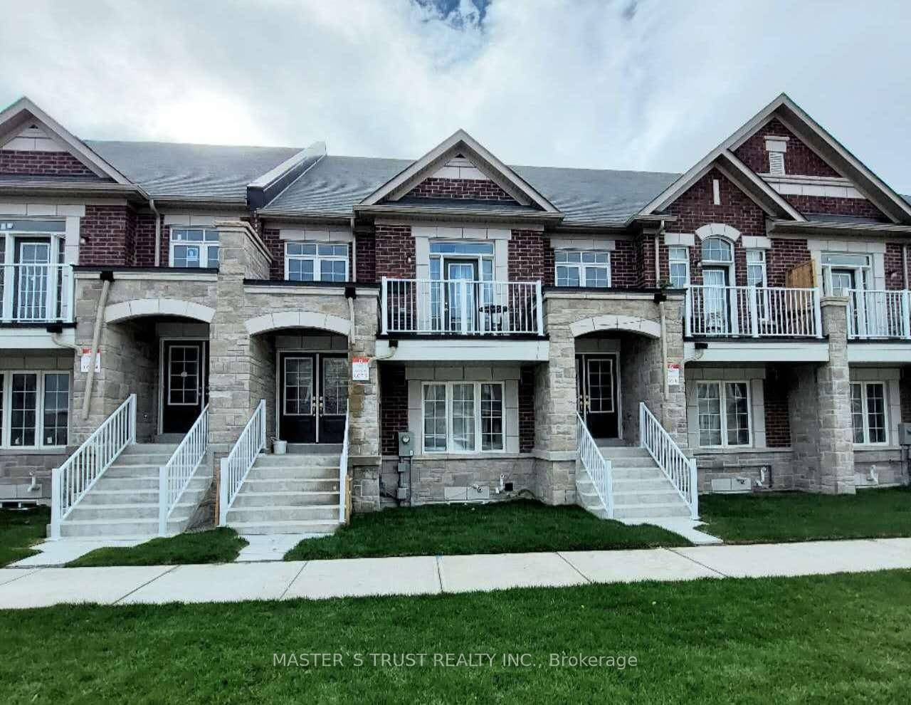 2 Bedrooms 1 Washroom on Ground amp ; Lower Level in Sun Filled Townhouse Located In Prestigious Richmond Green Community.