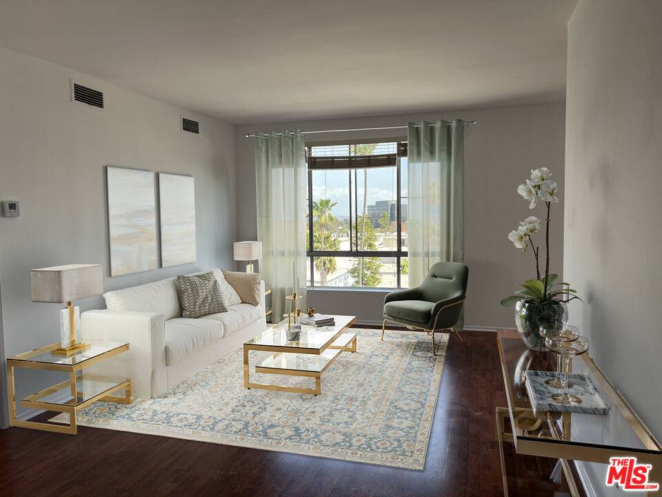 622  S Barrington Ave 1.0 Brentwood LA