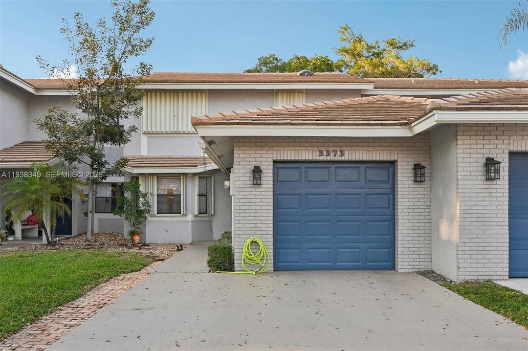 Spacious 3BR 2. 5BA townhome with beautiful lake views.