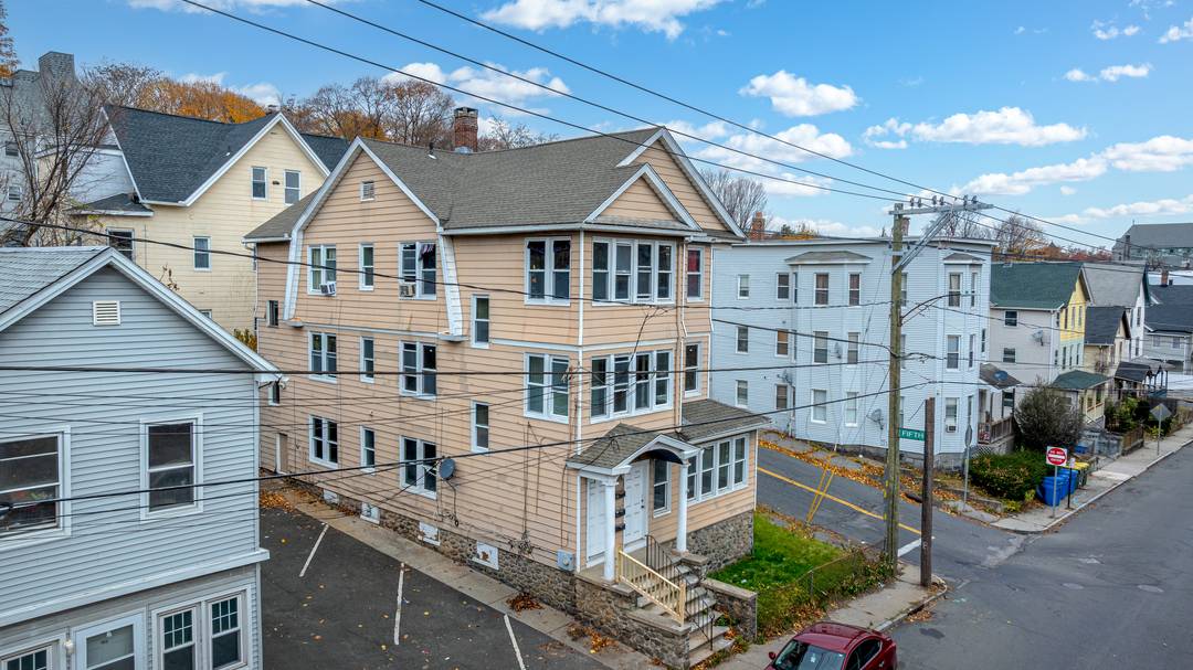 Strong cash flow opportunity in Waterbury !