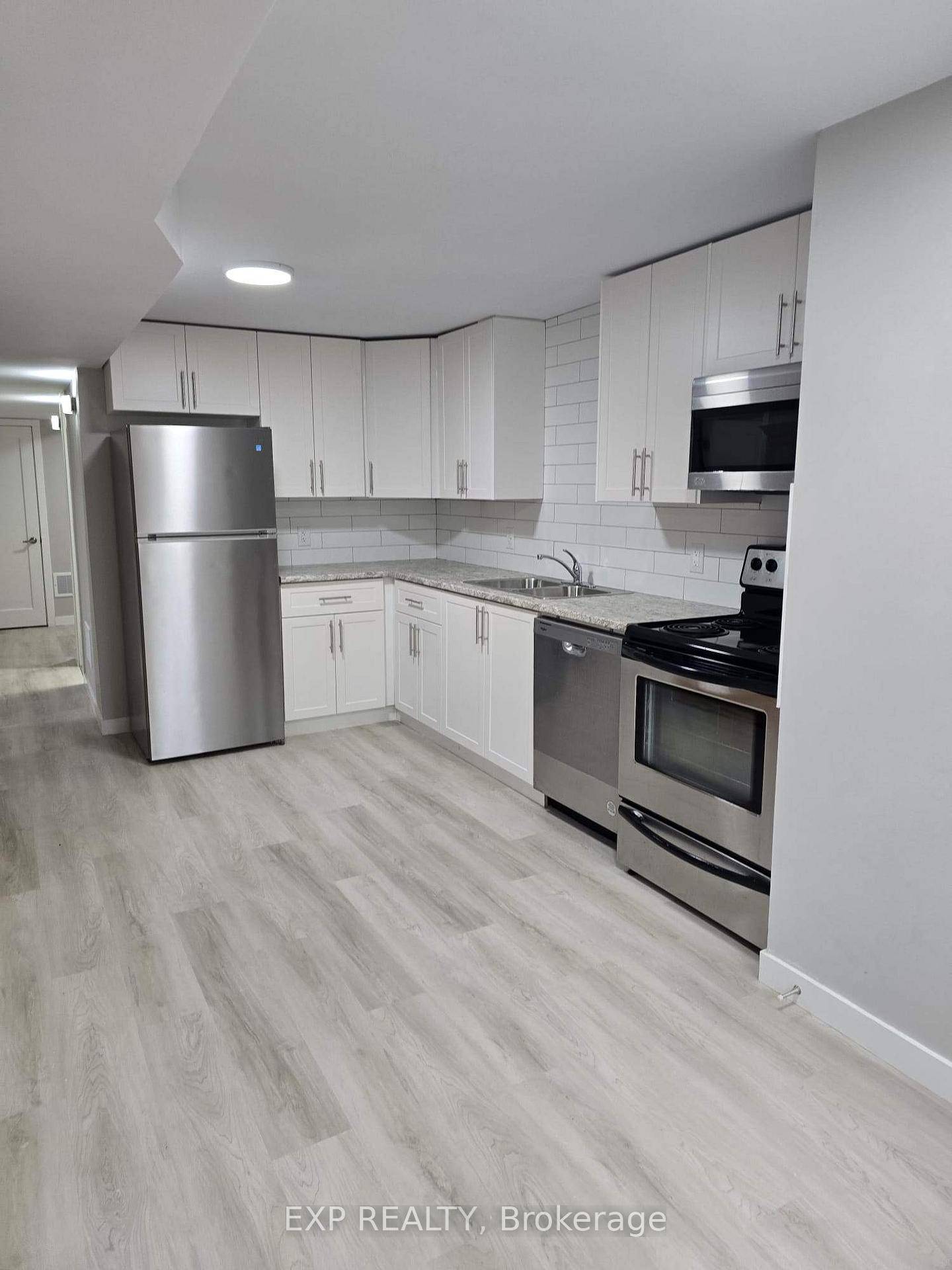 Welcome to 87 Wellington Street East A beautifully renovated 2 bedroom suite in the heart of Downtown Brampton !