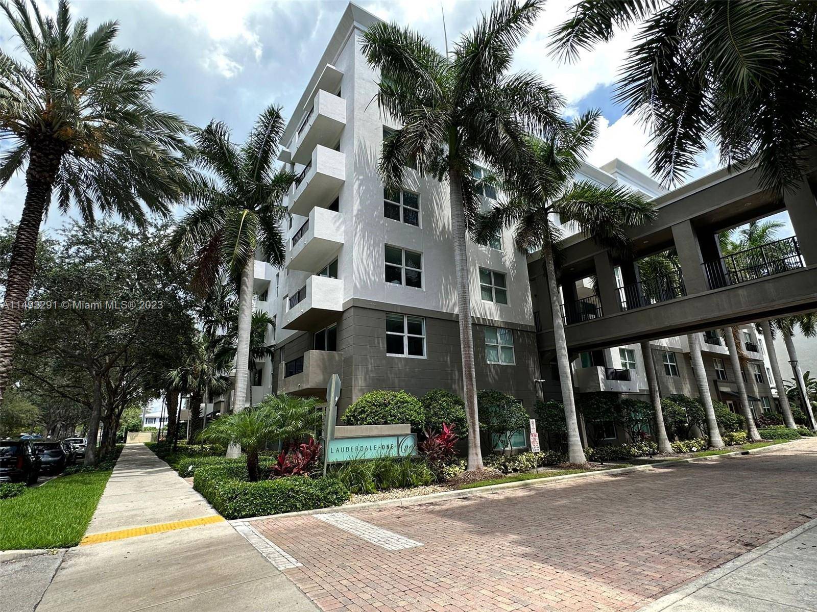 GREAT 2 BEDROOM 2 BATH CONDO IN THE EXTREMELY DESIRABLE LAUDERDALE ONE.
