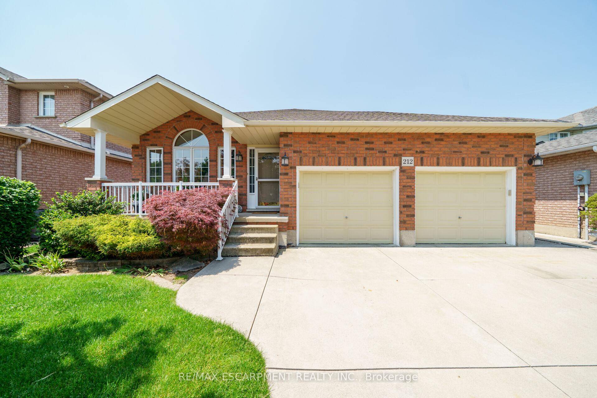 Outstanding value with this in a charming neighbourhood Features include spacious and quality home on a generous beautifully set in an attractive convenient location landscaped 49' by 114 lot !